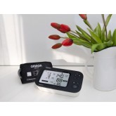OMRON M7 TLAKOMJER INTELL IT AFIB NADLAKTICA SA DVOSTRUKIM LCD ZASLONOM ZA DETEKCIJU NEPRAVILNOG SRČANOG RITMA